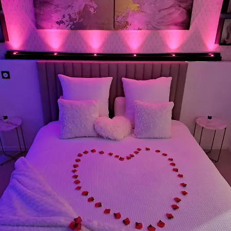 Nuit Romantique Jacuzzi & Sauna Privatifs *