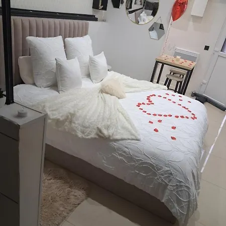 Nuit Romantique Jacuzzi & Sauna Privatifs *