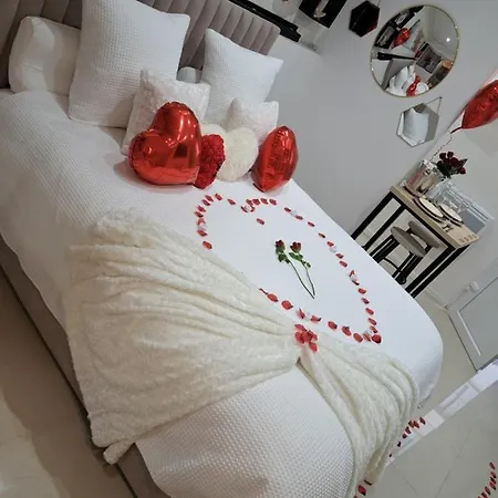 Nuit Romantique Jacuzzi & Sauna Privatifs アパート *